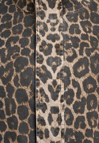 Zizzi MIT TASCHEN - Suvejakk - washed leo
