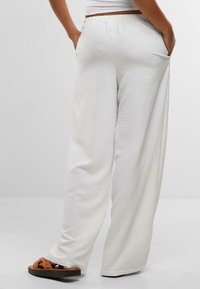 Urban Classics STRUCTURED WIDE - Kelnės - white