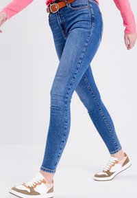 Cache Cache MIT HOHER TAILLE - Jeans Skinny Fit - denim stone