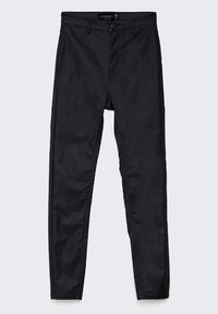 Zwarte slim-fit jeans met een gladde textuur, voorzien van een standaard vijf-pocketontwerp en een knoopsluiting. Maat 36 aangegeven op het label.