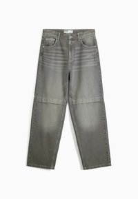 Grå vida denimjeans med framfickor, bälteshällor och blekta detaljer runt övre låren och knäna.