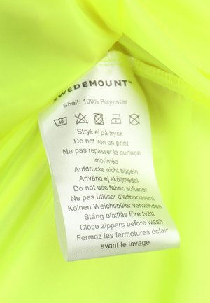 Swedemount PACKABLE WIND - Vest - neon