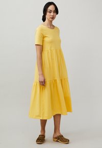 Odd Molly CAMELLIA - Jurk - pineapple yellow