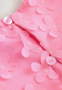 Valimata, bright pink