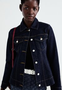ONLY ONLFREDERIKKE SHAPED - Veste en jean - dark blue denim