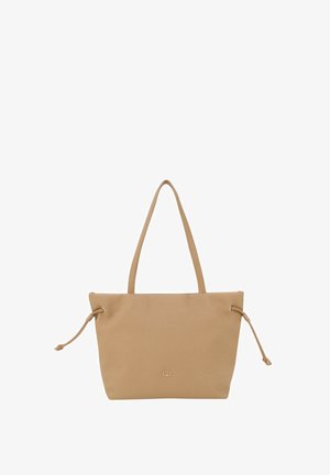 Borsa a spalla beige realizzata in tessuto con due manici lunghi, chiusura con cordoncino e un logo sovrapposto discreto sul davanti.