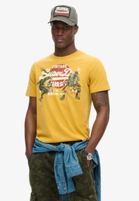 Superdry & Co - T-shirt z nadrukiem