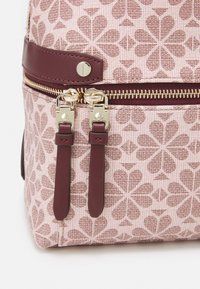 kate spade new york Dagryggsäck - pink
