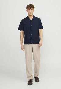 Jack & Jones JJESUMMER RESORT LINEN MIX SHIRT - Camisa - navy blazer