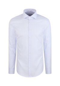Chemise à manches longues rayée bleu clair, en coton, avec col classique et fermeture boutonnée à l'avant, dotée d'une texture lisse et douce.