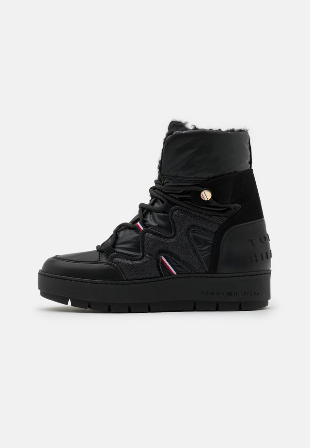 Botki sznurowane - black