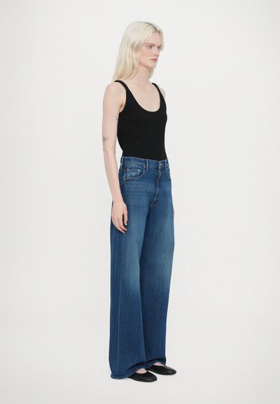 Mother THE LASSO SNEAK - Široke kavbojke - dark blue denim