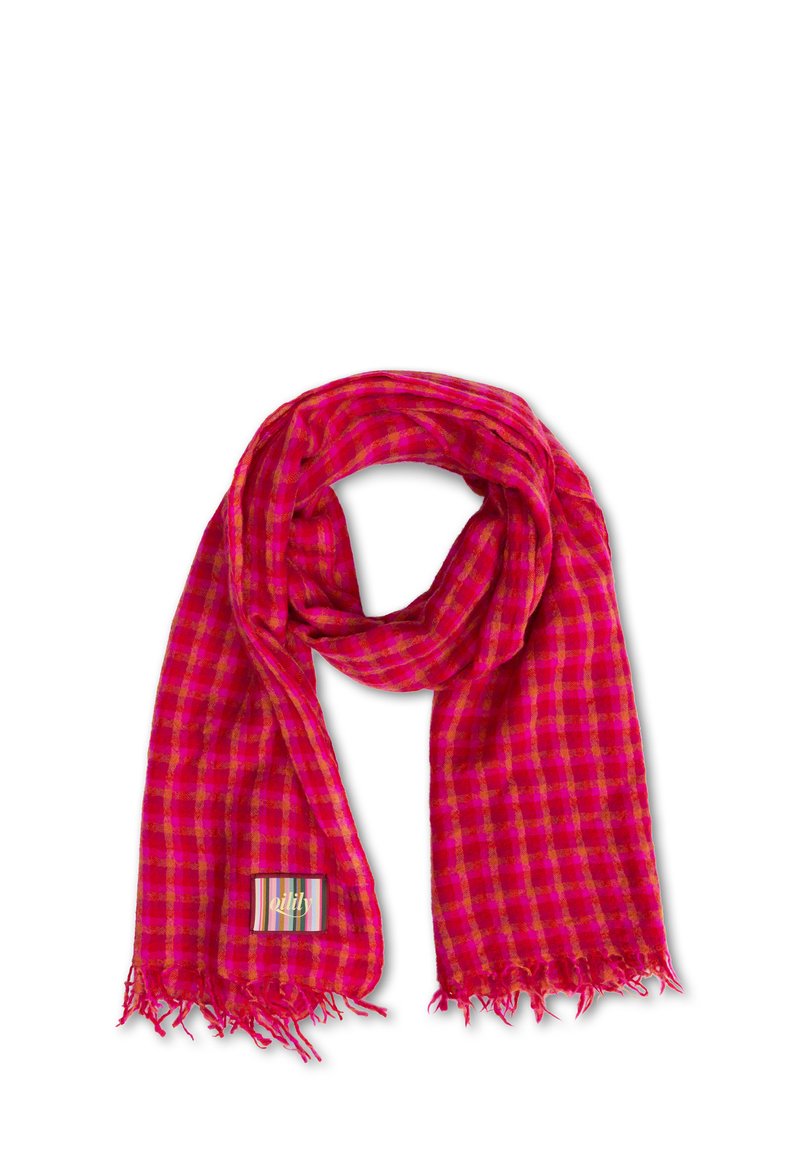 Roze geruite sjaal van zacht materiaal, met franjes aan de randen en een klein label met verticale strepen en het woord "lily".