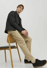 Thumbnail Image 6