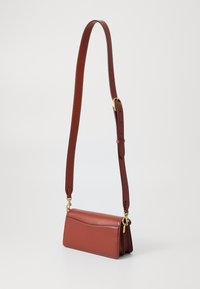 COACH TABBY SHOULDER BAG 20 - Handbag - tan rust
