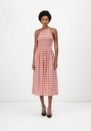Tommy Hilfiger SHIRRED SLEEVELESS MIDI DRESS - Vapaa-ajan mekko - medium red