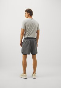 Under Armour VANISH WOVEN - 2-in-1 shorts - castlerock/black
