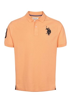 Oranžové polokošeľa s klasickým golierom, s čiernym vyšívaným logom na ľavej strane hrudníka a číslom 3 na ľavom rukáve.