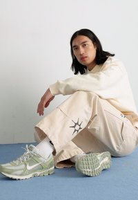 Nike Sportswear ZOOM VOMERO 5 - Tossud - jade horizon/phantom/light silver/white/black