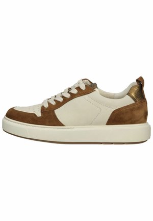 Sneakers - brown