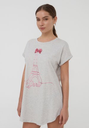 Abito t-shirt in cotone grigio con un contorno rosa della Torre Eiffel e un accento a fiocco sopra il design. Maniche corte con risvolti.