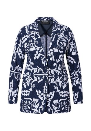 Granatowy blezer z białymi wzorami kwiatów i liści, trzema guzikami z przodu, kołnierzem z nacięciem i długimi rękawami.