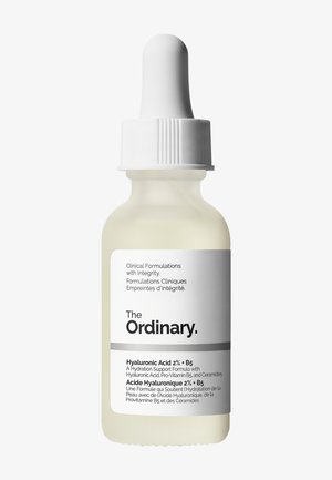 Dråpeflaske med The Ordinary Hyaluronic Acid 2 % + B5 serum, med fokus på ingredienser for hydrering og hudpleie.