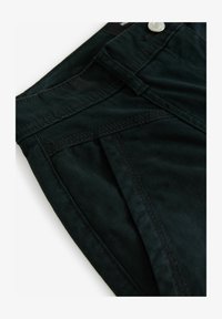 Unausgewählt, black