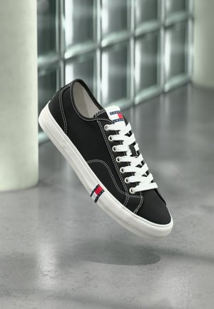 ARCHIVE - Sneaker low - black