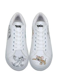 White sneaker with cartoon designs of Tom and Jerry. Features lace-up closure, smooth texture, and colorful prints on outer sides.
