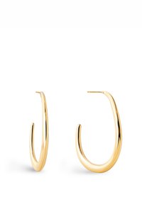 Pendientes de aro de oro con un diseño suave y curvado, disponibles en dos tamaños: uno pequeño y otro más grande, mostrando un acabado brillante y reflectante.