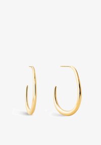 Pendientes de aro de oro con un diseño suave y curvado, disponibles en dos tamaños: uno pequeño y otro más grande, mostrando un acabado brillante y reflectante.