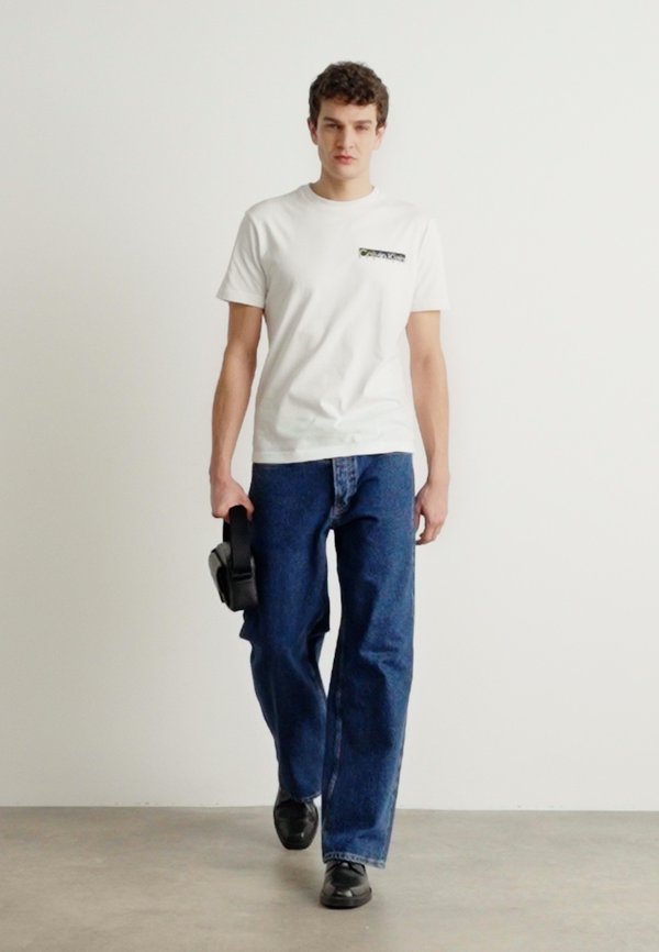 CHEST BOX LOGO - Basic T-shirt4