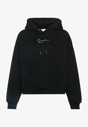 Schwarzer Hoodie aus Baumwollmischung, mit einer Kapuze mit Kordelzug, Fronttasche und weißen Logodetails auf der Brust. Lässiger Schnitt.