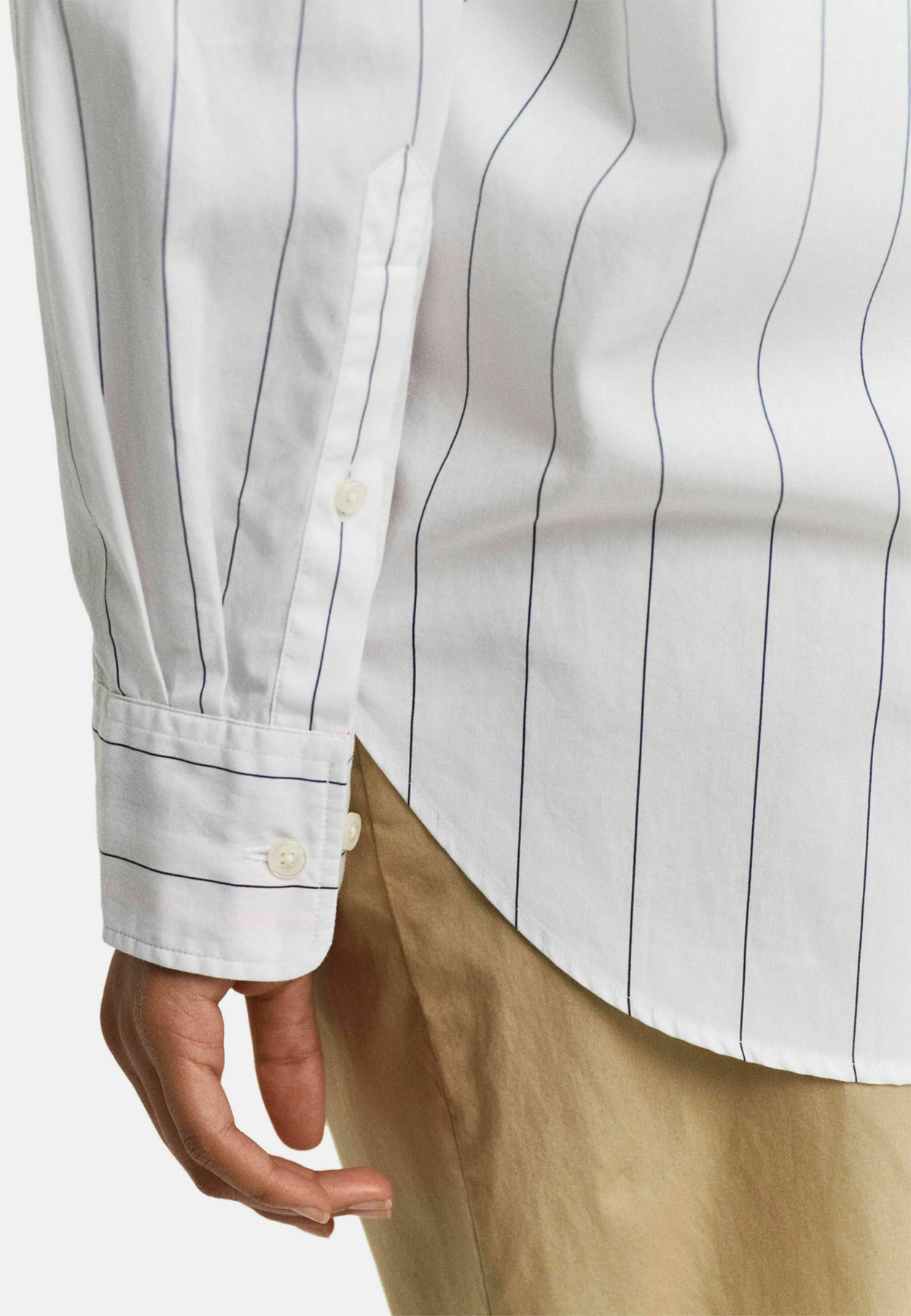 STRIPED CONTRAST