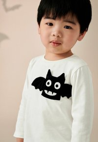 Next HALLOWEEN  - REGULAR FIT - Bluză cu mânecă lungă - white bat