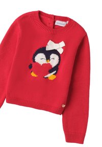 Pullover rosso lavorato a maglia con un design di pinguino ricamato, accompagnato da un cuore e un fiocco. Il tessuto è liscio, con polsini a costine e scollo rotondo.
