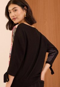 Love & Roses BATWING REGULAR FIT - Strickpullover - black