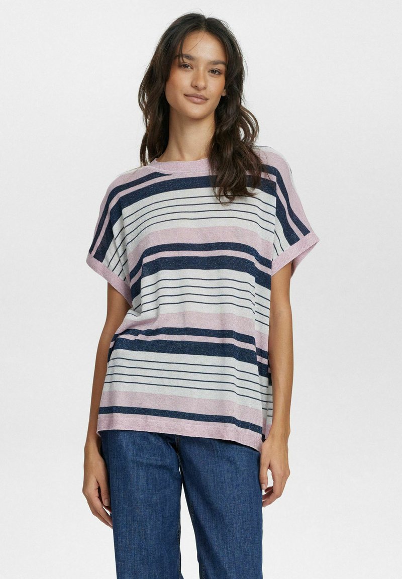 Svītrots adīts T-krekls ar horizontālām rozā un tumši zilu svītrām, īsām piedurknēm un brīvu piegriezumu. Mīksta tekstūra, apļa kakla dizains.