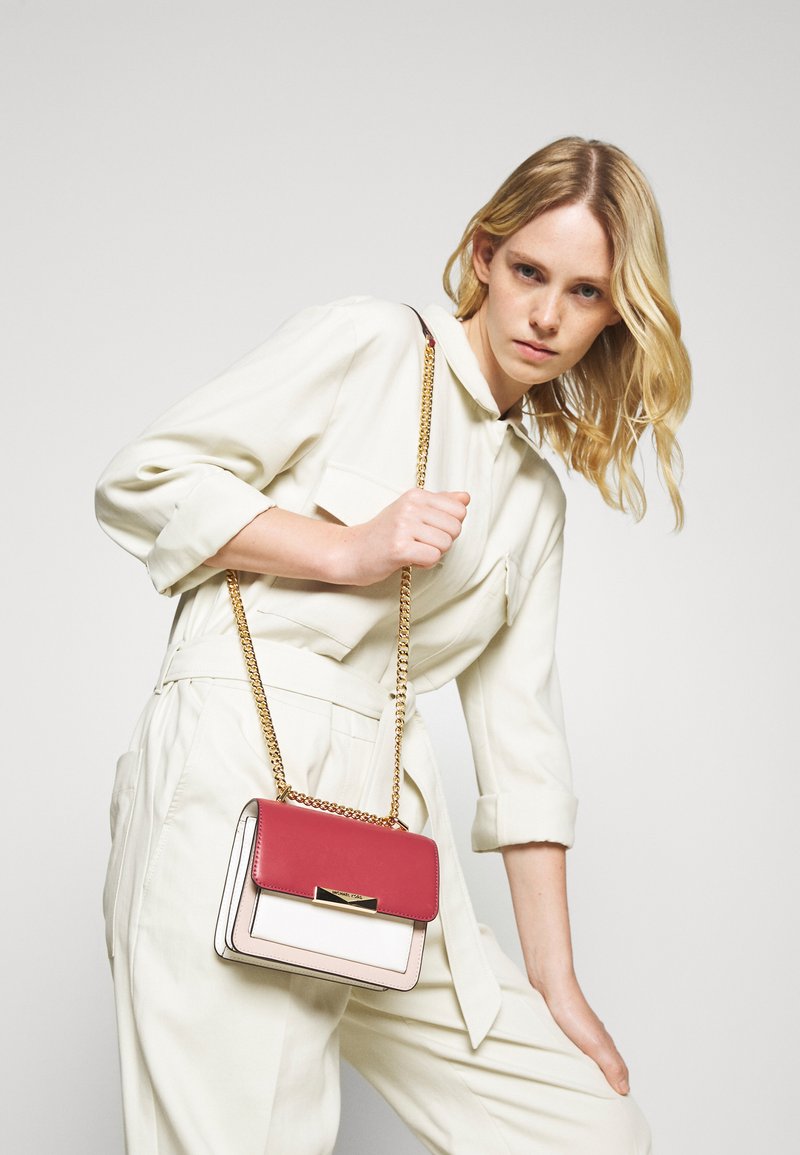 MICHAEL Michael Kors JADE XS GUSSET CROSSBODY Across body bag pink