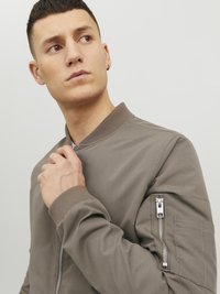 Jack & Jones JJERUSH - Bomberjacka - grey
