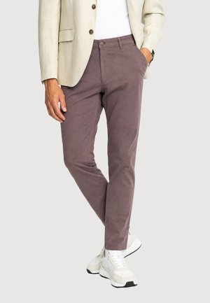 Gisada, Chino - brown