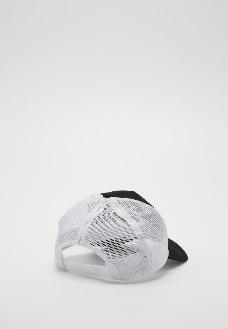 Cappellino Snapback TRAKAS HDSPM - Nero Con Visiera Bianca, Maglia Bianca/Rossa Posteriore
