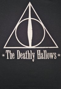 Harry Potter HARRY POTTER THE DEATHLY HALLOWS - Triko s potiskem - black