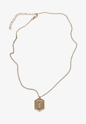 Zlatý náhrdelník s hexagonálnym pendantom s vyvýšeným písmenom "S" a ozdobným okrajom. Hladký povrch s lesklým povrchom.