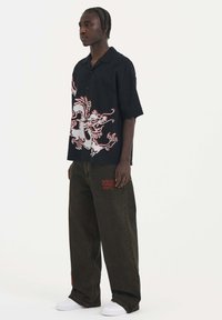 Ed Hardy OFFSET DRAGON CAMP SHORT SLEEVE - Camisa - black