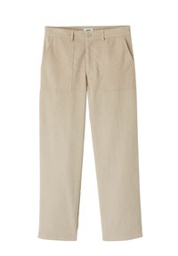 Pantalons en velours côtelé beige avec une coupe droite, dotés de deux poches avant et d'une fermeture à bouton. Texture douce et motif côtelé subtil.