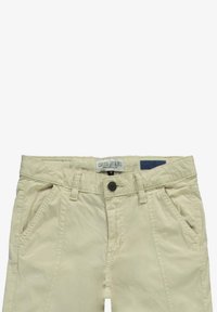 Kaki katoenen broek met knoopsluiting, riemlussen en zijzakken; heeft een zachte textuur en een relaxte pasvorm.