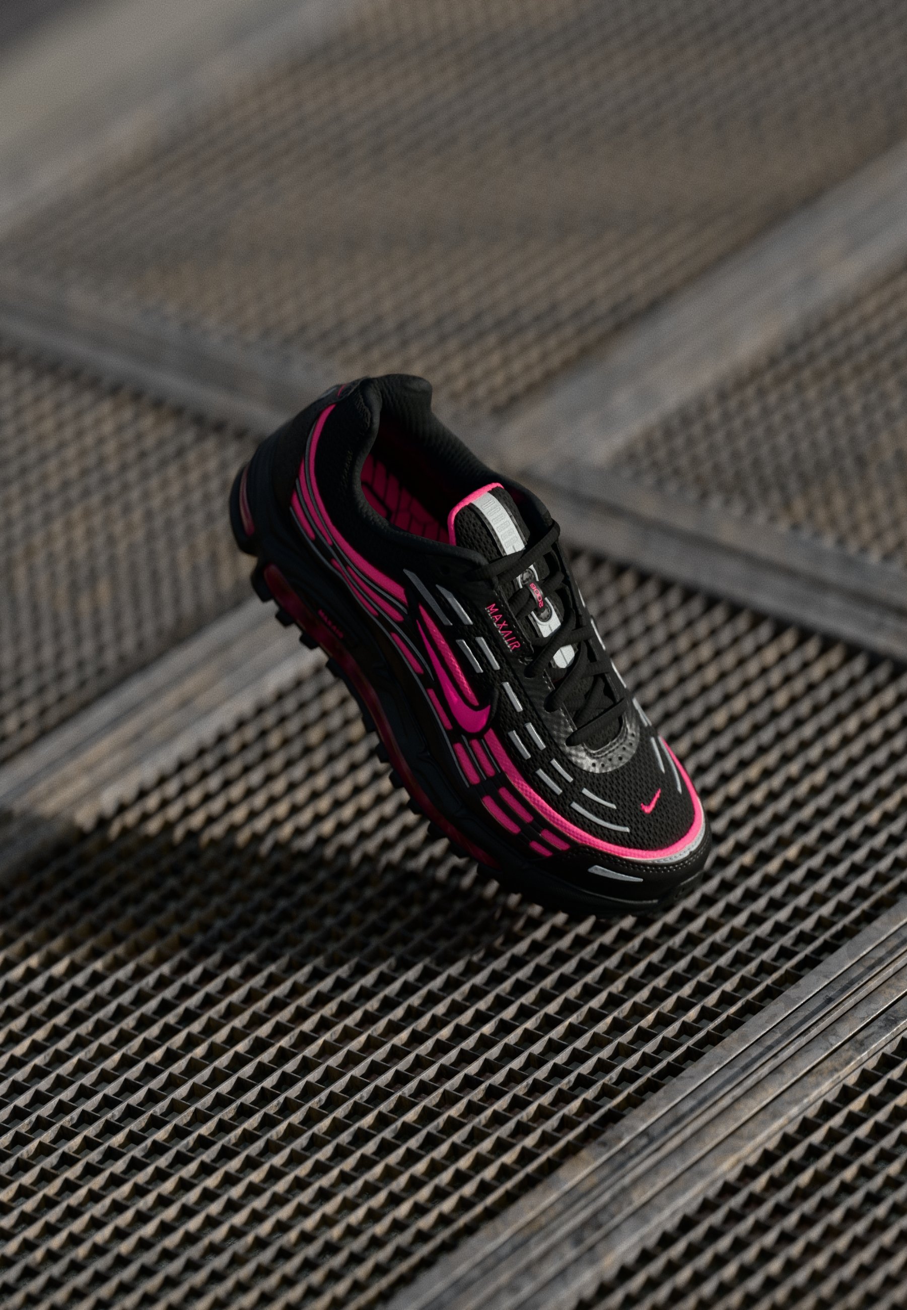 Nike Sportswear AIR MAX TL 2.5 UNISEX - Sportcipő - black/hyper 