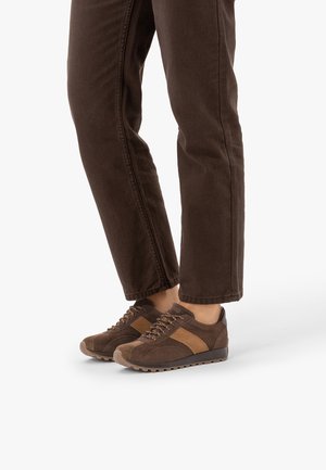 RYŁKO, 1BR10_X_ - Sneakers basse - brown
